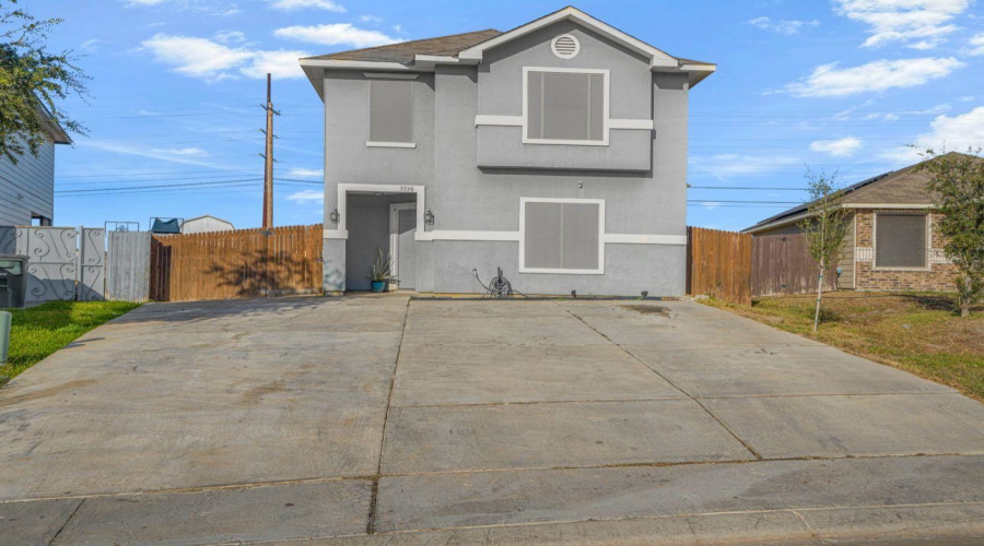 3330 La Terraza Way, Laredo, Texas 78046-46, 4 Bedrooms Bedrooms, 6 Rooms Rooms,2 BathroomsBathrooms,Residential,For Sale,3330 La Terraza Way,20260403