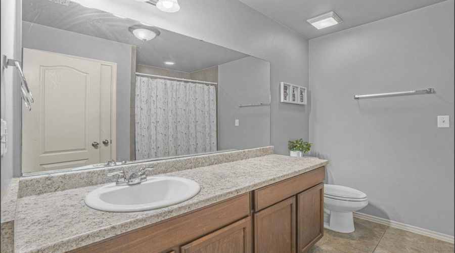 3330 La Terraza Way, Laredo, Texas 78046-46, 4 Bedrooms Bedrooms, 6 Rooms Rooms,2 BathroomsBathrooms,Residential,For Sale,3330 La Terraza Way,20260403