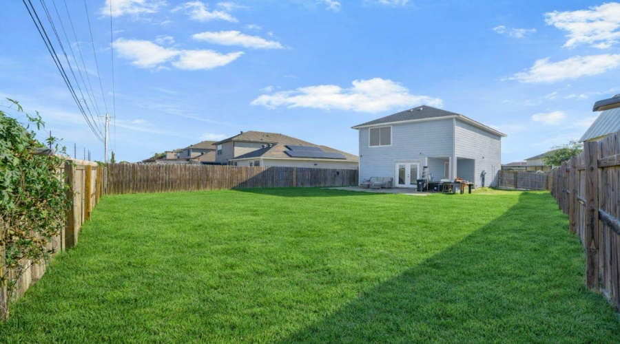 AI-generated photos for grass placement. Approx 5,948 Sqft Lot