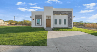 5217 Galicia Lane, Laredo, Texas 78046, 3 Bedrooms Bedrooms, 4 Rooms Rooms,2 BathroomsBathrooms,Residential,For Sale,5217 Galicia Lane,20260406
