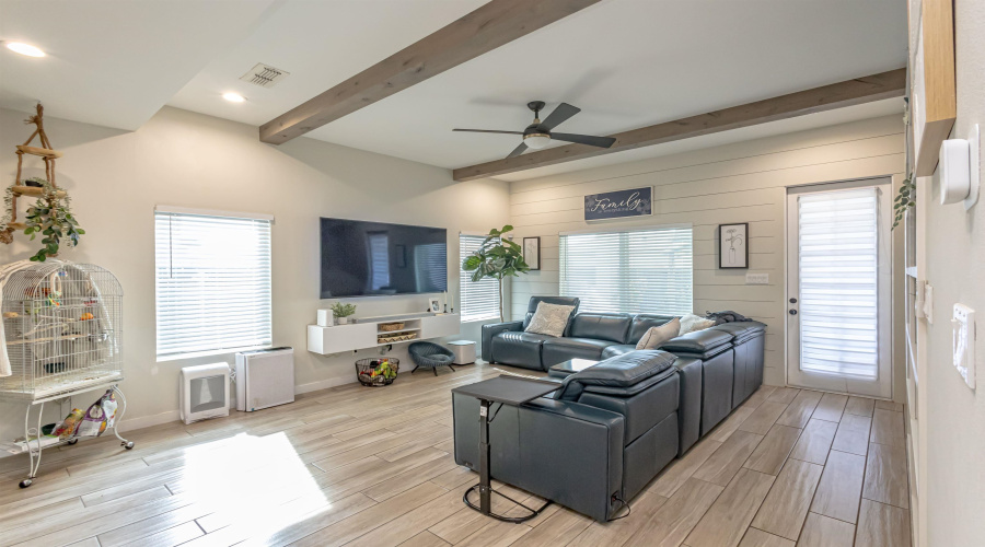 1316 Sambar Lp, Laredo, Texas 78045, 5 Bedrooms Bedrooms, 9 Rooms Rooms,3 BathroomsBathrooms,Residential,For Sale,1316 Sambar Lp,20260408