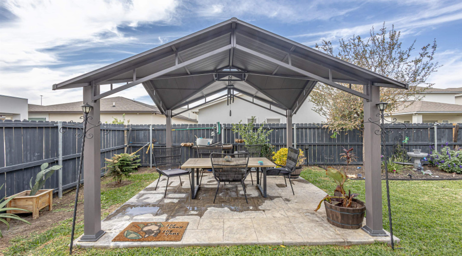 1316 Sambar Lp, Laredo, Texas 78045, 5 Bedrooms Bedrooms, 9 Rooms Rooms,3 BathroomsBathrooms,Residential,For Sale,1316 Sambar Lp,20260408