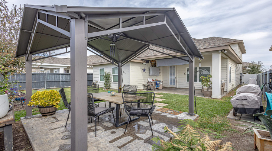 1316 Sambar Lp, Laredo, Texas 78045, 5 Bedrooms Bedrooms, 9 Rooms Rooms,3 BathroomsBathrooms,Residential,For Sale,1316 Sambar Lp,20260408