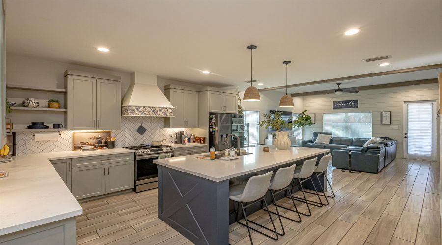 1316 Sambar Lp, Laredo, Texas 78045, 5 Bedrooms Bedrooms, 9 Rooms Rooms,3 BathroomsBathrooms,Residential,For Sale,1316 Sambar Lp,20260408