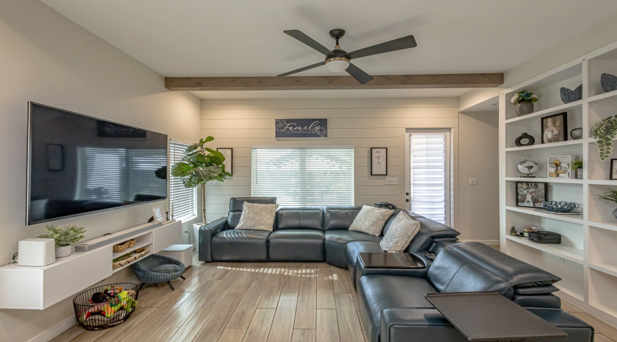 1316 Sambar Lp, Laredo, Texas 78045, 5 Bedrooms Bedrooms, 9 Rooms Rooms,3 BathroomsBathrooms,Residential,For Sale,1316 Sambar Lp,20260408