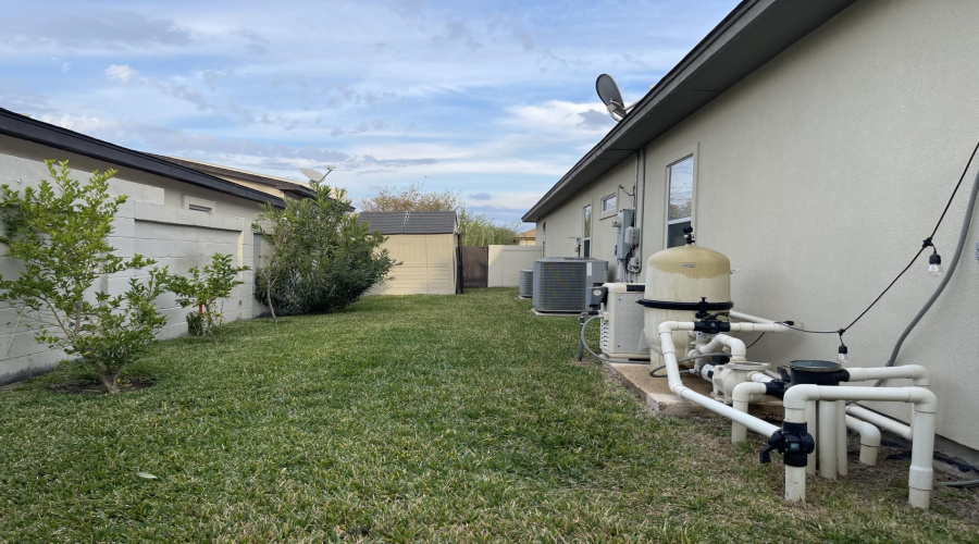 7604 Patricia Highsmith Dr, Laredo, Texas 78041-4163, 4 Bedrooms Bedrooms, 8 Rooms Rooms,3 BathroomsBathrooms,Residential,For Sale,7604 Patricia Highsmith Dr,20260410