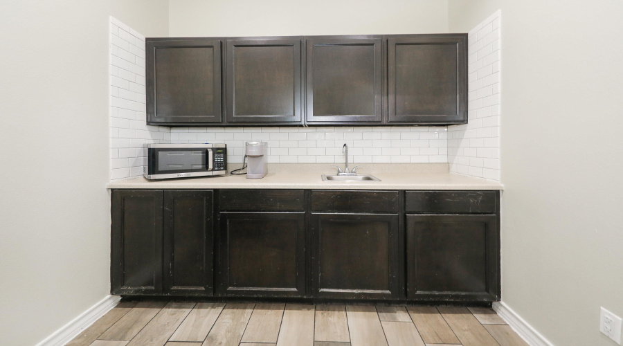 8218 Casa Verde Rd, LAREDO, Texas 78041, 1 Room Rooms,1 BathroomBathrooms,Commercial retail/office,For Sale,8218 Casa Verde Rd,20260411