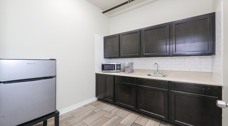 8218 Casa Verde Rd, LAREDO, Texas 78041, 1 Room Rooms,1 BathroomBathrooms,Commercial retail/office,For Sale,8218 Casa Verde Rd,20260411