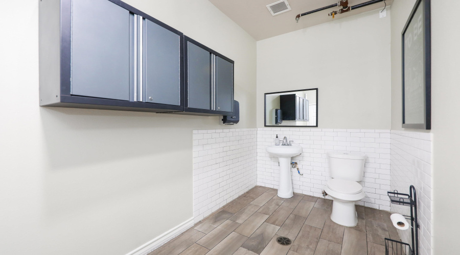 8218 Casa Verde Rd, LAREDO, Texas 78041, 1 Room Rooms,1 BathroomBathrooms,Commercial retail/office,For Sale,8218 Casa Verde Rd,20260411