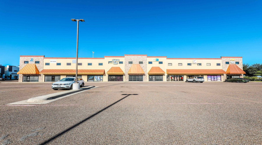 8218 Casa Verde Rd, LAREDO, Texas 78041, 1 Room Rooms,1 BathroomBathrooms,Commercial retail/office,For Sale,8218 Casa Verde Rd,20260411