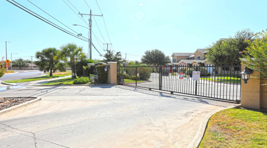 2619 San Isidro Pkwy, LAREDO, Texas 78045, 2 Bedrooms Bedrooms, 3 Rooms Rooms,2 BathroomsBathrooms,Residential,For Rent,2619 San Isidro Pkwy,20260412