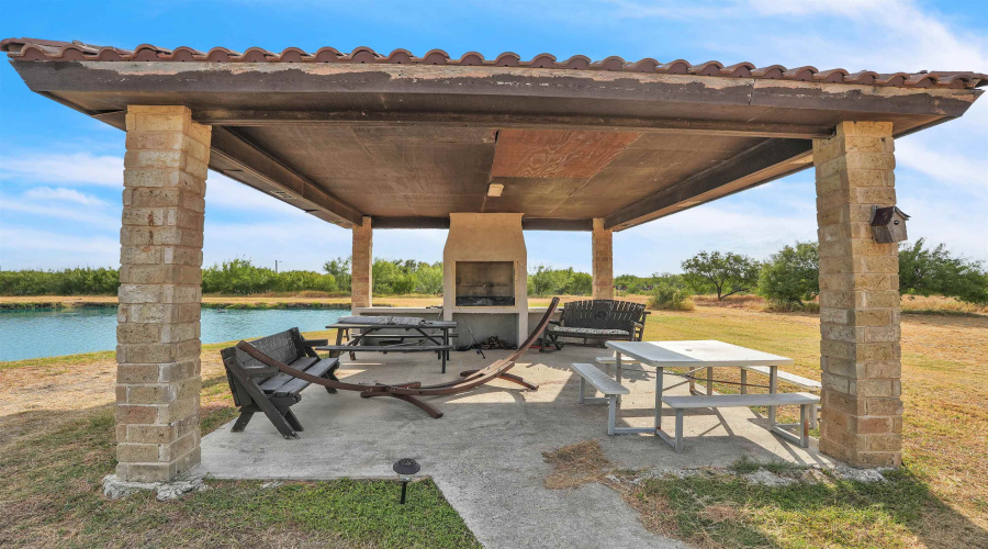 304 Tomcat Ln., Laredo, Texas 78045, 4 Bedrooms Bedrooms, 8 Rooms Rooms,4 BathroomsBathrooms,Residential,For Sale,304 Tomcat Ln.,20260416