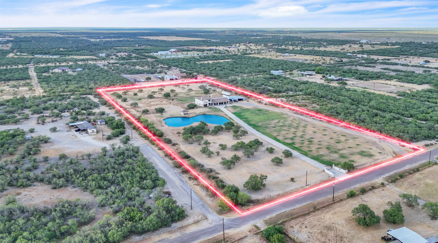 304 Tomcat Ln., Laredo, Texas 78045, 4 Bedrooms Bedrooms, 8 Rooms Rooms,4 BathroomsBathrooms,Residential,For Sale,304 Tomcat Ln.,20260416