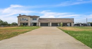 304 Tomcat Ln., Laredo, Texas 78045, 4 Bedrooms Bedrooms, 8 Rooms Rooms,4 BathroomsBathrooms,Residential,For Sale,304 Tomcat Ln.,20260416