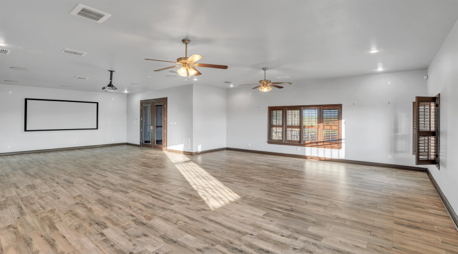 304 Tomcat Ln., Laredo, Texas 78045, 4 Bedrooms Bedrooms, 8 Rooms Rooms,4 BathroomsBathrooms,Residential,For Sale,304 Tomcat Ln.,20260416