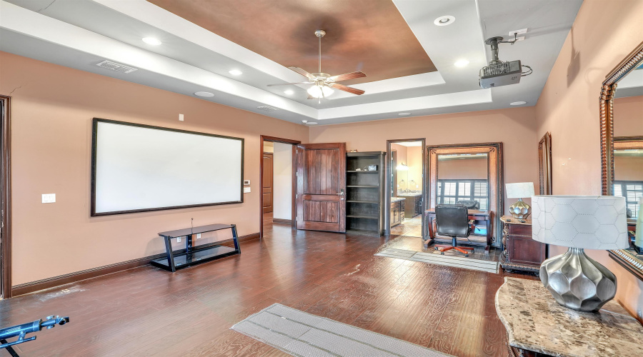 304 Tomcat Ln., Laredo, Texas 78045, 4 Bedrooms Bedrooms, 8 Rooms Rooms,4 BathroomsBathrooms,Residential,For Sale,304 Tomcat Ln.,20260416