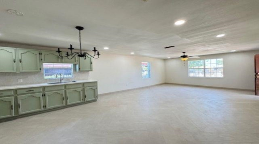 2909 Bismark St, Laredo, Texas 78043, 2 Bedrooms Bedrooms, 4 Rooms Rooms,2 BathroomsBathrooms,Residential,For Rent,2909 Bismark St,20260420