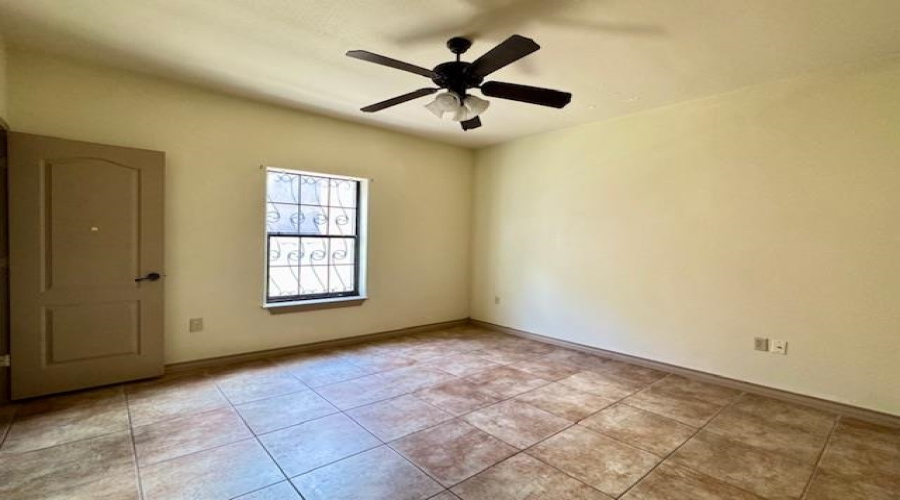 603 Lane St, Laredo, Texas 78040, 2 Bedrooms Bedrooms, 5 Rooms Rooms,2 BathroomsBathrooms,Residential,For Rent,603 Lane St,20260424