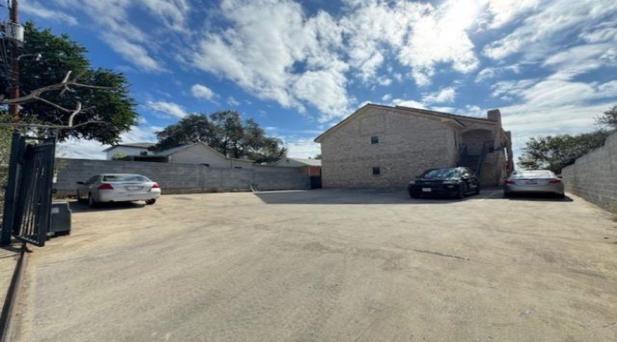 603 Lane St, Laredo, Texas 78040, 2 Bedrooms Bedrooms, 5 Rooms Rooms,2 BathroomsBathrooms,Residential,For Rent,603 Lane St,20260424