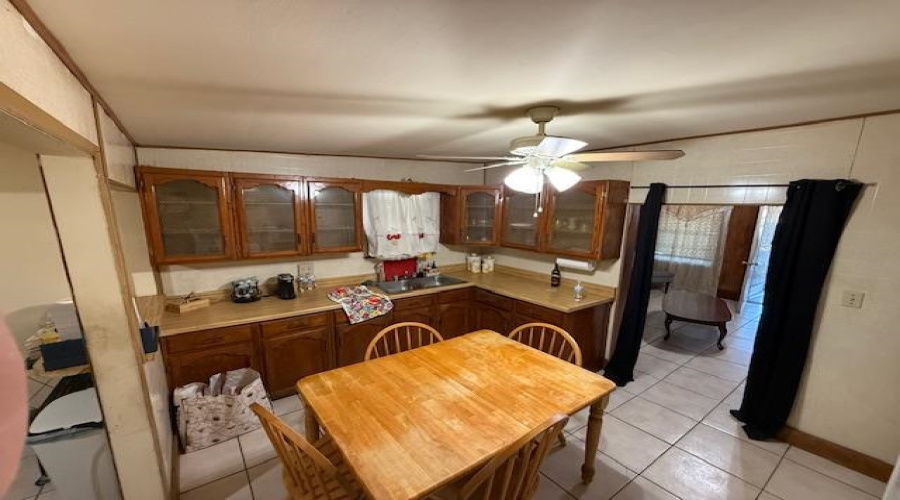 2514 Davis Ave, Laredo, Texas 78040, 3 Bedrooms Bedrooms, 7 Rooms Rooms,1 BathroomBathrooms,Residential,For Sale,2514 Davis Ave,20260425