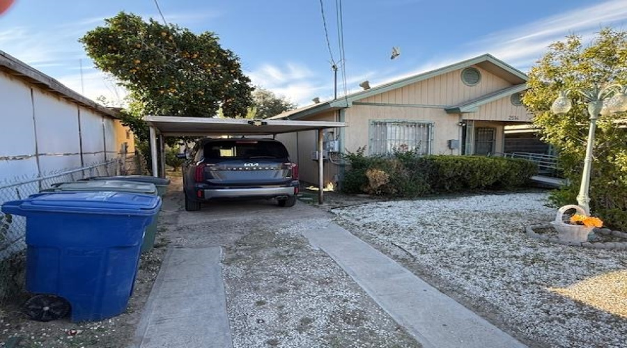 2514 Davis Ave, Laredo, Texas 78040, 3 Bedrooms Bedrooms, 7 Rooms Rooms,1 BathroomBathrooms,Residential,For Sale,2514 Davis Ave,20260425