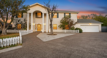 9013 Cliff Dr, Laredo, Texas 78045, 3 Bedrooms Bedrooms, 8 Rooms Rooms,3 BathroomsBathrooms,Residential,For Sale,9013 Cliff Dr,20260430 9013 Cliff Dr, Laredo, Texas 78045, 3 Bedrooms Bedrooms, 8 Rooms Rooms,3 BathroomsBathrooms,Residential,For Sale,9013 Cliff Dr,20260430