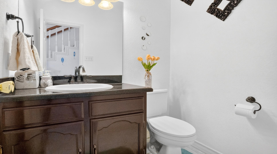 9013 Cliff Dr, Laredo, Texas 78045, 3 Bedrooms Bedrooms, 8 Rooms Rooms,3 BathroomsBathrooms,Residential,For Sale,9013 Cliff Dr,20260430