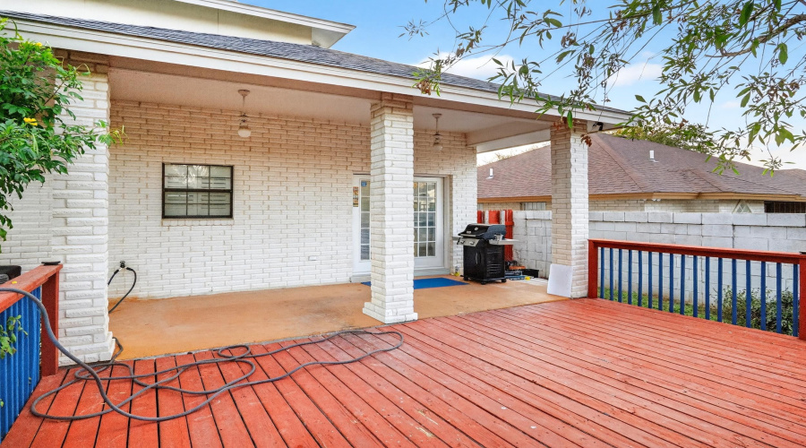 9013 Cliff Dr, Laredo, Texas 78045, 3 Bedrooms Bedrooms, 8 Rooms Rooms,3 BathroomsBathrooms,Residential,For Sale,9013 Cliff Dr,20260430