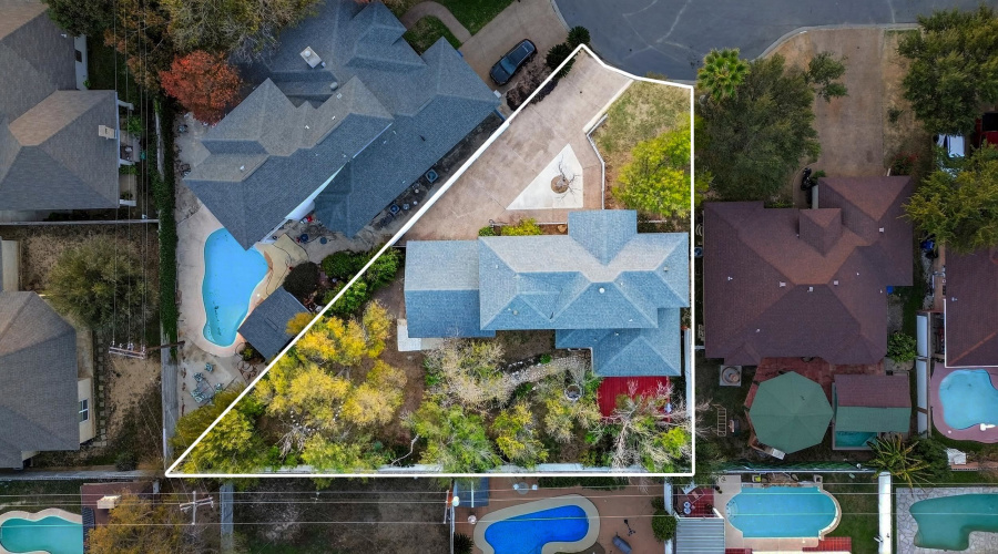 9013 Cliff Dr, Laredo, Texas 78045, 3 Bedrooms Bedrooms, 8 Rooms Rooms,3 BathroomsBathrooms,Residential,For Sale,9013 Cliff Dr,20260430