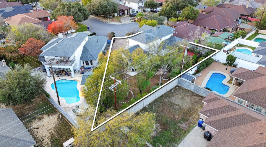 9013 Cliff Dr, Laredo, Texas 78045, 3 Bedrooms Bedrooms, 8 Rooms Rooms,3 BathroomsBathrooms,Residential,For Sale,9013 Cliff Dr,20260430