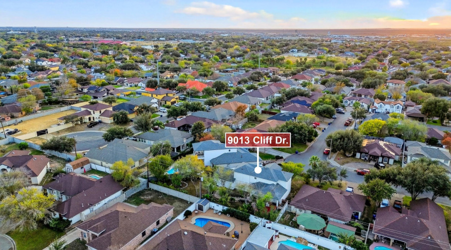 9013 Cliff Dr, Laredo, Texas 78045, 3 Bedrooms Bedrooms, 8 Rooms Rooms,3 BathroomsBathrooms,Residential,For Sale,9013 Cliff Dr,20260430