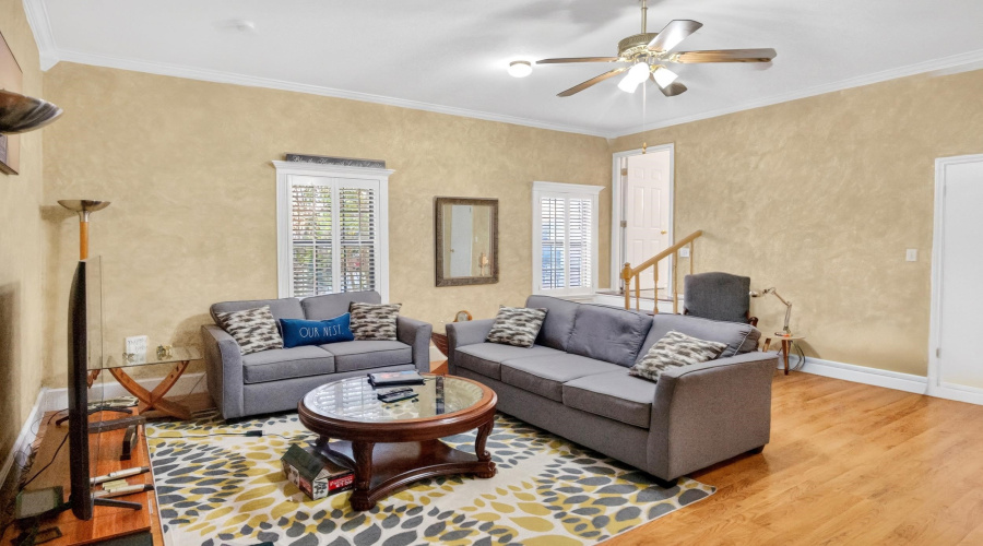 9013 Cliff Dr, Laredo, Texas 78045, 3 Bedrooms Bedrooms, 8 Rooms Rooms,3 BathroomsBathrooms,Residential,For Sale,9013 Cliff Dr,20260430