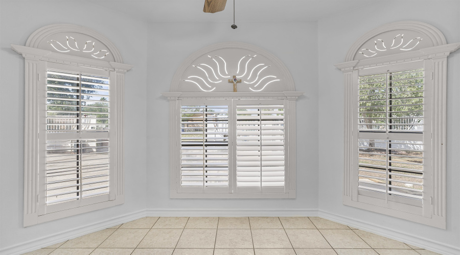 524 Norwich Lp, LAREDO, Texas 78045-8500, 4 Bedrooms Bedrooms, 8 Rooms Rooms,2 BathroomsBathrooms,Residential,For Sale,524 Norwich Lp,20260434