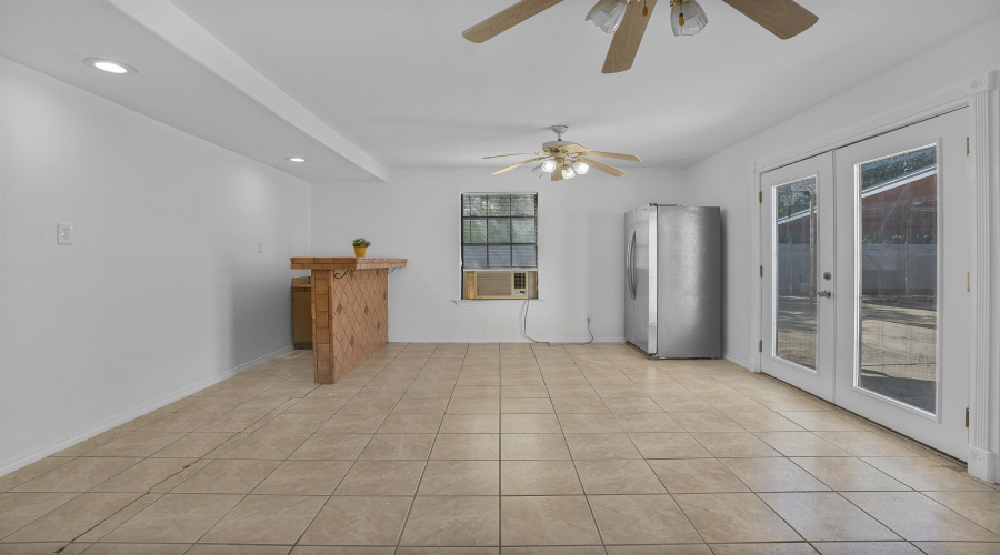 524 Norwich Lp, LAREDO, Texas 78045-8500, 4 Bedrooms Bedrooms, 8 Rooms Rooms,2 BathroomsBathrooms,Residential,For Sale,524 Norwich Lp,20260434