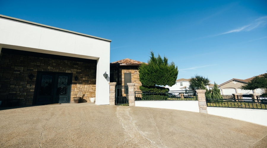 302 Lake Clark Ct, Laredo, Texas 78041, 4 Bedrooms Bedrooms, 9 Rooms Rooms,4 BathroomsBathrooms,Residential,For Rent,302 Lake Clark Ct,20260435