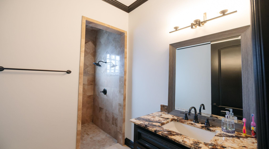 302 Lake Clark Ct, Laredo, Texas 78041, 4 Bedrooms Bedrooms, 9 Rooms Rooms,4 BathroomsBathrooms,Residential,For Rent,302 Lake Clark Ct,20260435