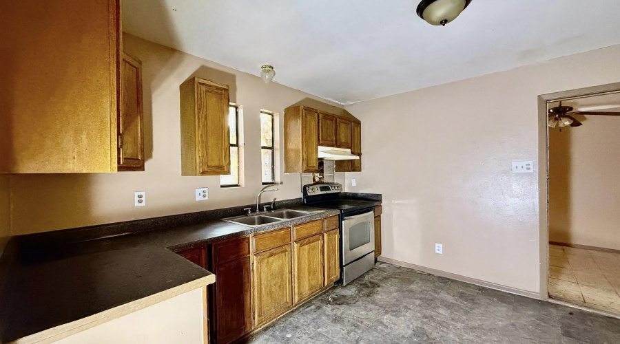 1001 N Lost Creek Lp, Laredo, Texas 78046, 3 Bedrooms Bedrooms, 7 Rooms Rooms,1 BathroomBathrooms,Residential,For Rent,1001 N Lost Creek Lp,20260445