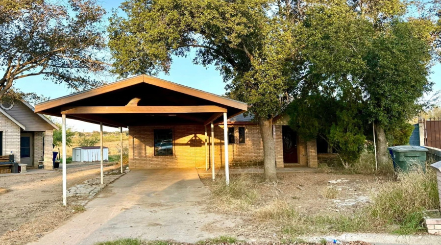 1001 N Lost Creek Lp, Laredo, Texas 78046, 3 Bedrooms Bedrooms, 7 Rooms Rooms,1 BathroomBathrooms,Residential,For Rent,1001 N Lost Creek Lp,20260445