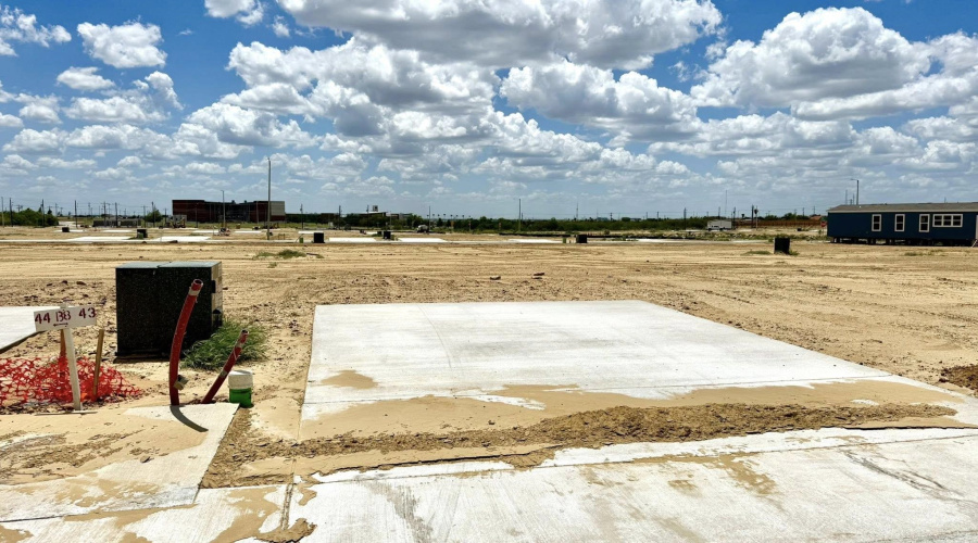 5043 Los Caballos Lp., Laredo, Texas 78046, 3 Bedrooms Bedrooms, 6 Rooms Rooms,2 BathroomsBathrooms,Residential,For Sale,5043 Los Caballos Lp.,20260447