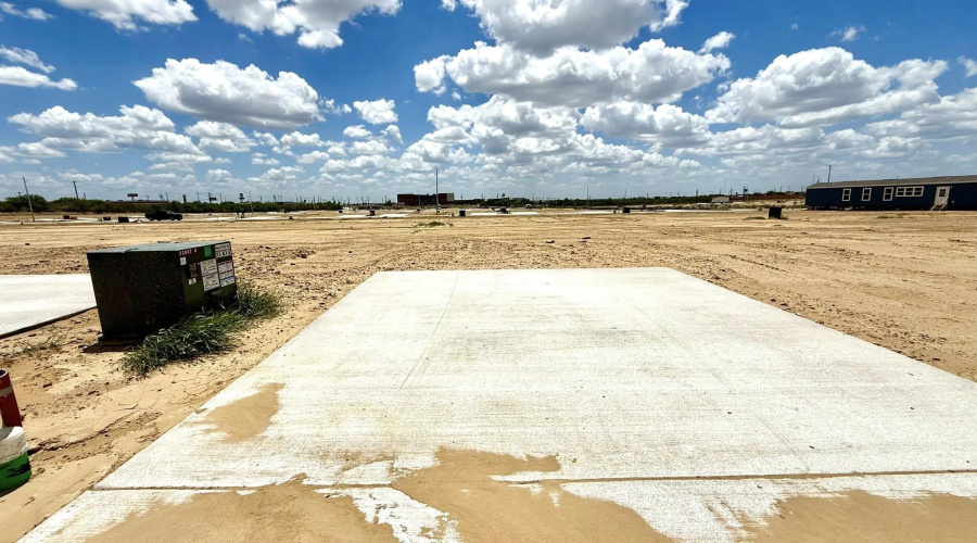 5043 Los Caballos Lp., Laredo, Texas 78046, 3 Bedrooms Bedrooms, 6 Rooms Rooms,2 BathroomsBathrooms,Residential,For Sale,5043 Los Caballos Lp.,20260447