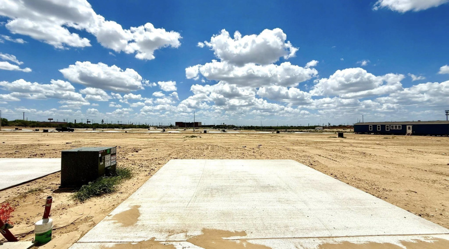 5043 Los Caballos Lp., Laredo, Texas 78046, 3 Bedrooms Bedrooms, 6 Rooms Rooms,2 BathroomsBathrooms,Residential,For Sale,5043 Los Caballos Lp.,20260447