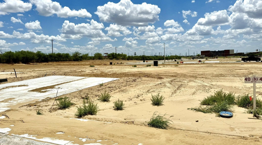 5047 Los Caballos Lp., Laredo, Texas 78046, 3 Bedrooms Bedrooms, 6 Rooms Rooms,2 BathroomsBathrooms,Residential,For Sale,5047 Los Caballos Lp.,20260448