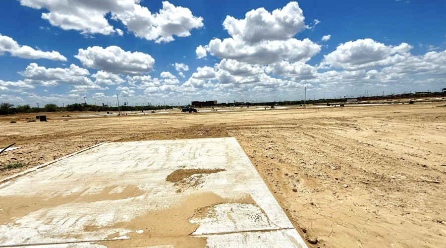 5047 Los Caballos Lp., Laredo, Texas 78046, 3 Bedrooms Bedrooms, 6 Rooms Rooms,2 BathroomsBathrooms,Residential,For Sale,5047 Los Caballos Lp.,20260448