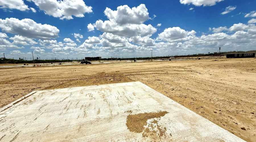 5047 Los Caballos Lp., Laredo, Texas 78046, 3 Bedrooms Bedrooms, 6 Rooms Rooms,2 BathroomsBathrooms,Residential,For Sale,5047 Los Caballos Lp.,20260448