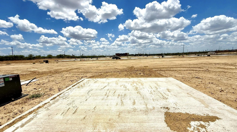 5047 Los Caballos Lp., Laredo, Texas 78046, 3 Bedrooms Bedrooms, 6 Rooms Rooms,2 BathroomsBathrooms,Residential,For Sale,5047 Los Caballos Lp.,20260448