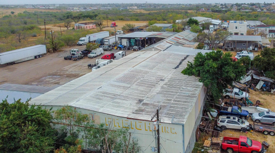 300 N Ejido Ave, Laredo, Texas 78043, 1 Bedroom Bedrooms, 6 Rooms Rooms,2 BathroomsBathrooms,Commercial/industrial,For Sale,300 N Ejido Ave,20260456