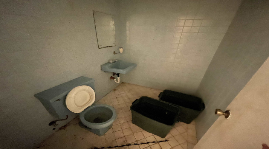 611 Salinas Ave, LAREDO, Texas 78040, 6 Rooms Rooms,4 BathroomsBathrooms,Commercial retail/office,For Sale,611 Salinas Ave,20260458