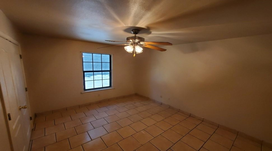 513 Shiloh Dr, LAREDO, Texas 78045, ,Multi-family,For Sale,513 Shiloh Dr,20260455