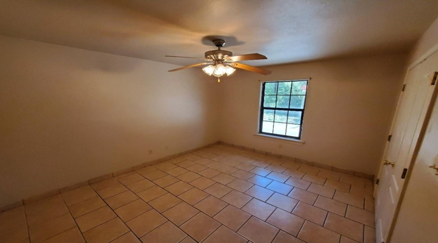 513 Shiloh Dr, LAREDO, Texas 78045, ,Multi-family,For Sale,513 Shiloh Dr,20260455