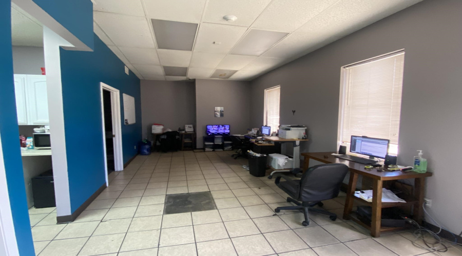 419 Grand Central Blvd, LAREDO, Texas 78045, 1 Bedroom Bedrooms, 21 Rooms Rooms,2 BathroomsBathrooms,Commercial/industrial,For Sale,419 Grand Central Blvd,20260462